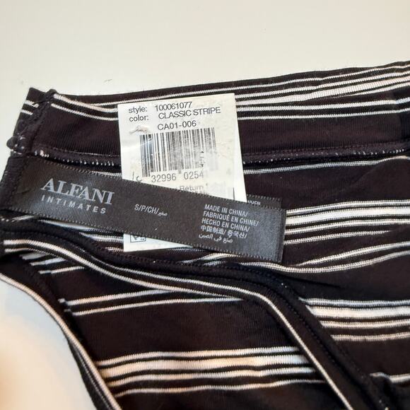 Assorted Bikini bundle set of 3, Size small  retail $47 - Picture 11 of 15